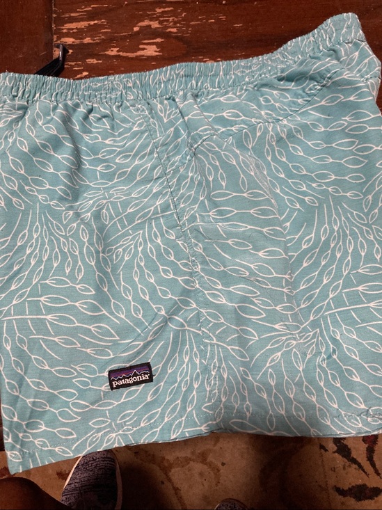 Patagonia Pants - Patagonia Women's Aqua Leaf-Print Athletic Shorts